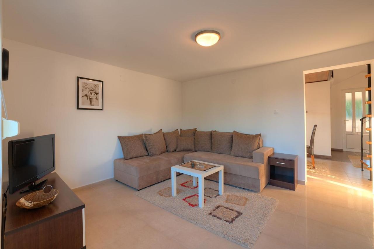Apartments Pean Tivat Bagian luar foto