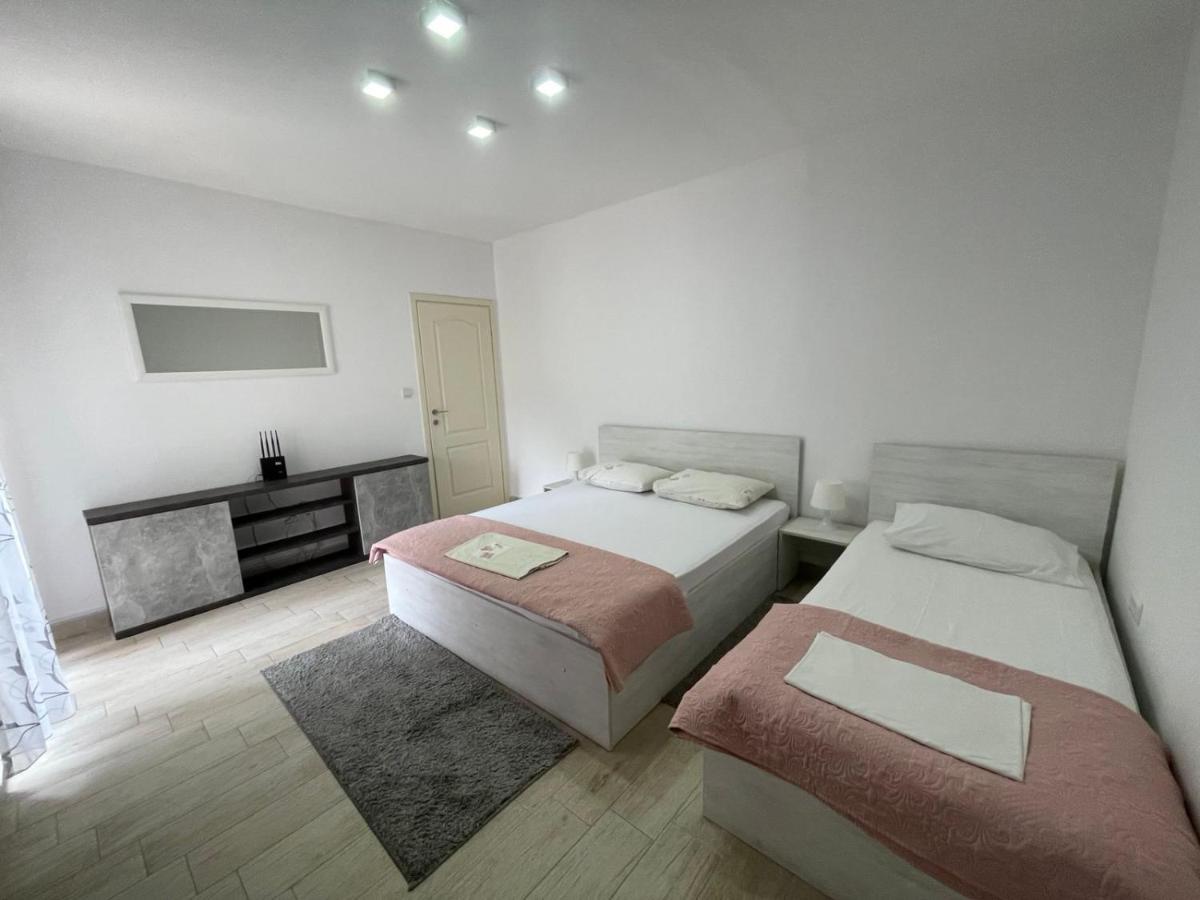 Apartments Pean Tivat Bagian luar foto