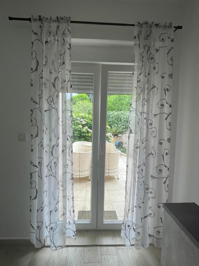 Apartments Pean Tivat Bagian luar foto
