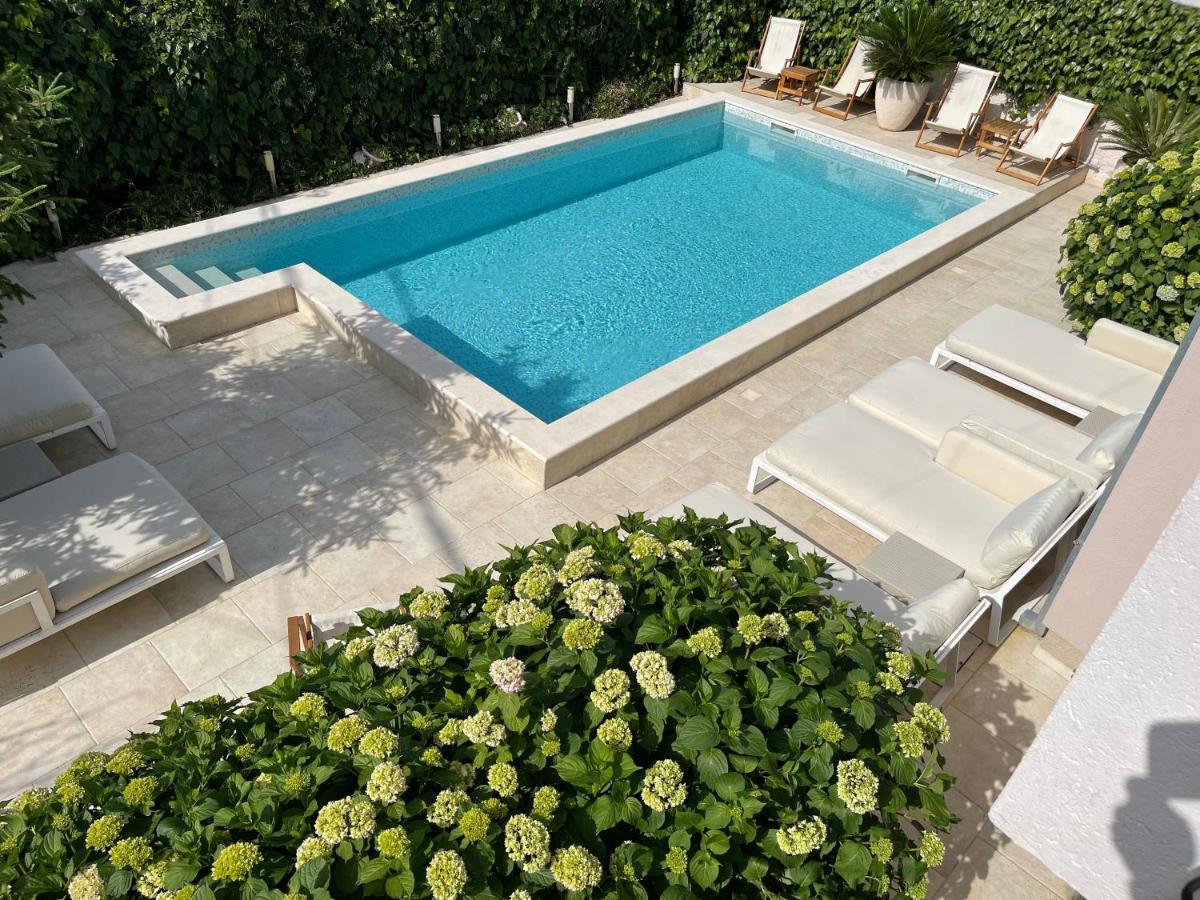 Apartments Pean Tivat Bagian luar foto