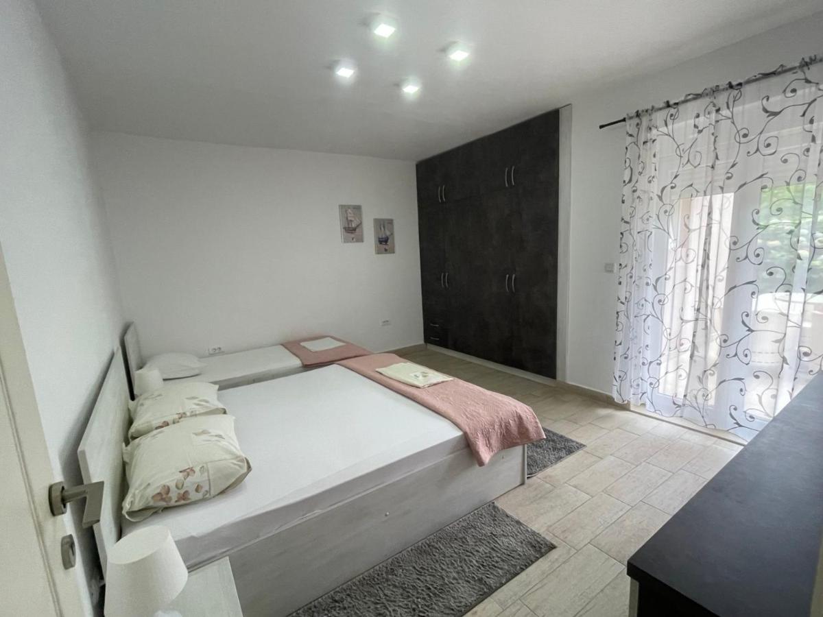 Apartments Pean Tivat Bagian luar foto