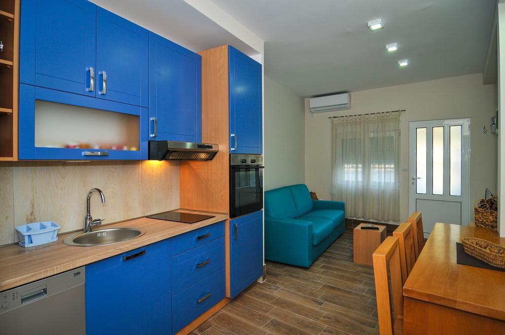 Apartments Pean Tivat Bagian luar foto