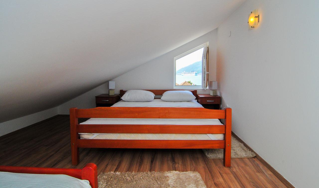 Apartments Pean Tivat Bagian luar foto