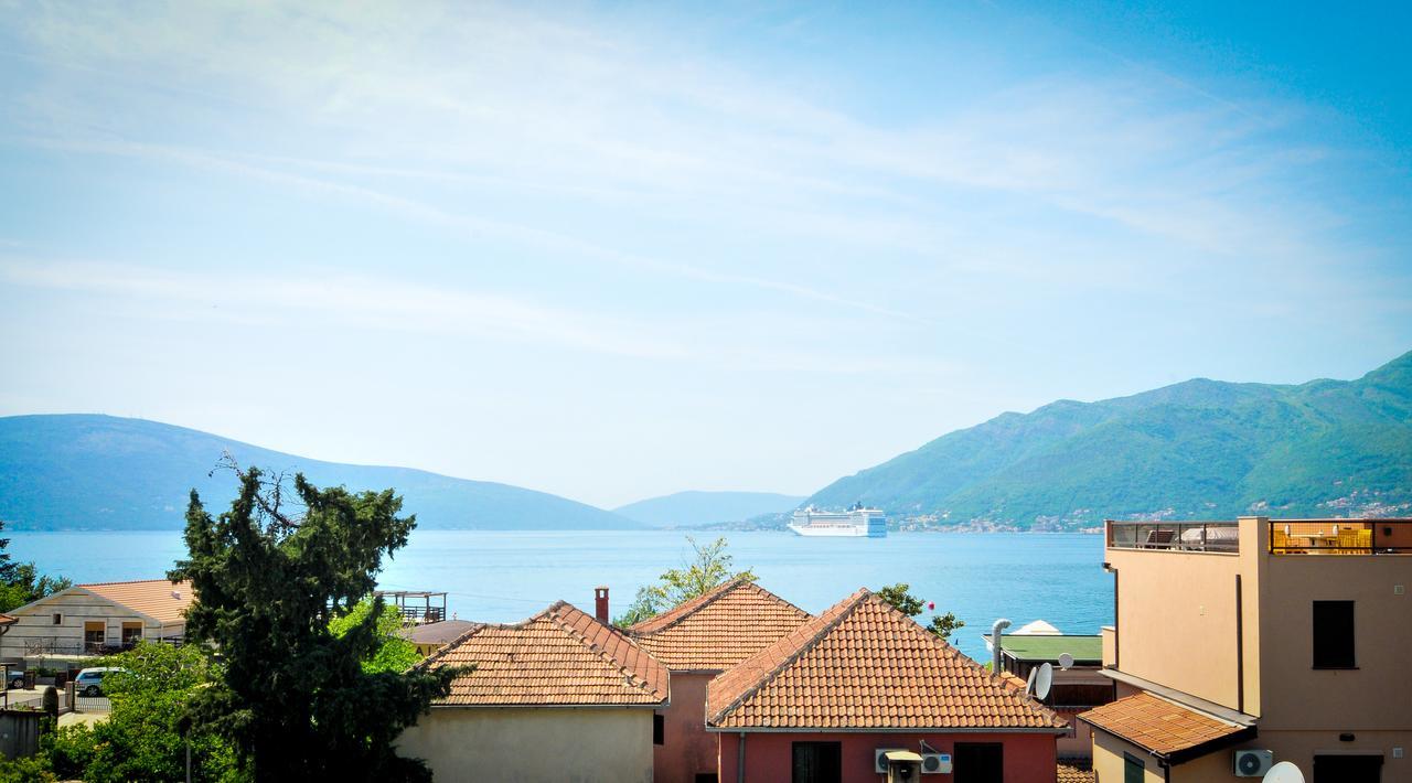 Apartments Pean Tivat Bagian luar foto
