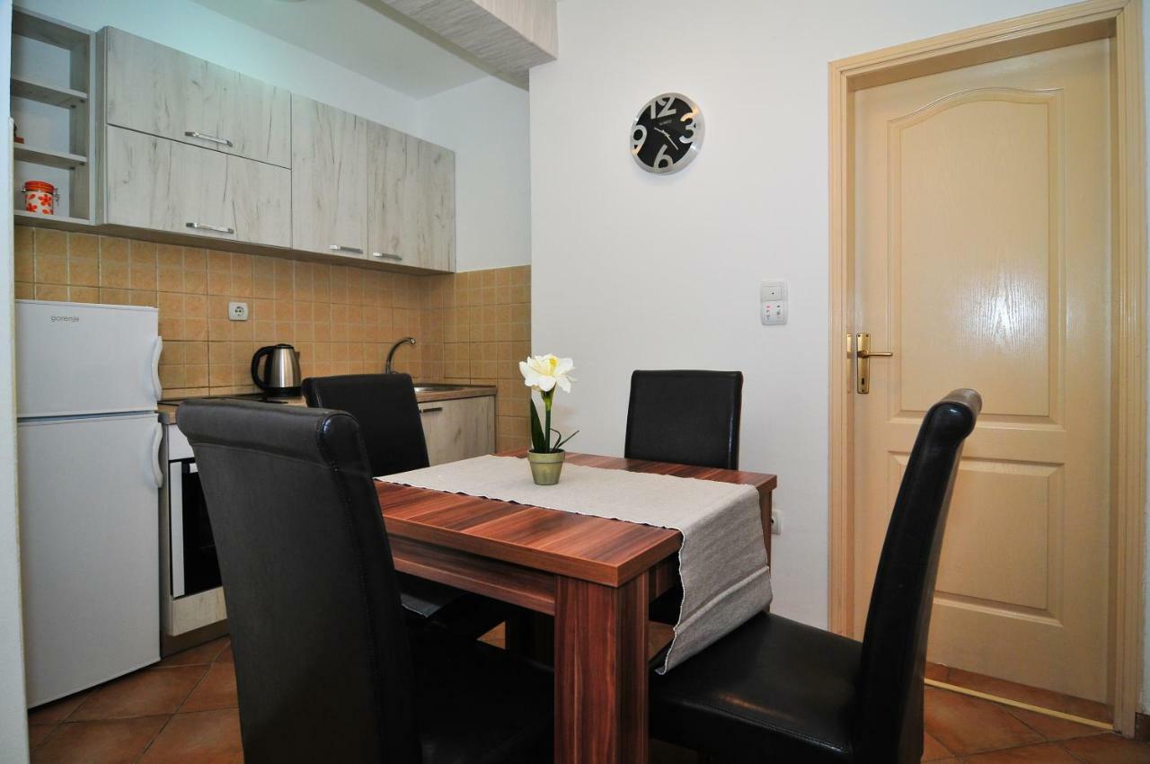 Apartments Pean Tivat Bagian luar foto