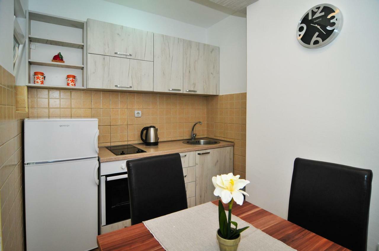 Apartments Pean Tivat Bagian luar foto