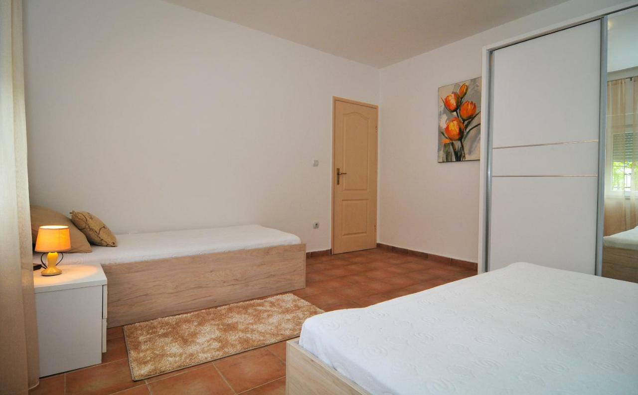 Apartments Pean Tivat Bagian luar foto