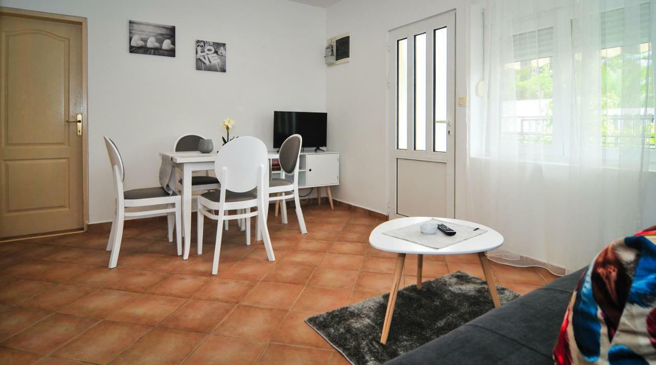 Apartments Pean Tivat Bagian luar foto
