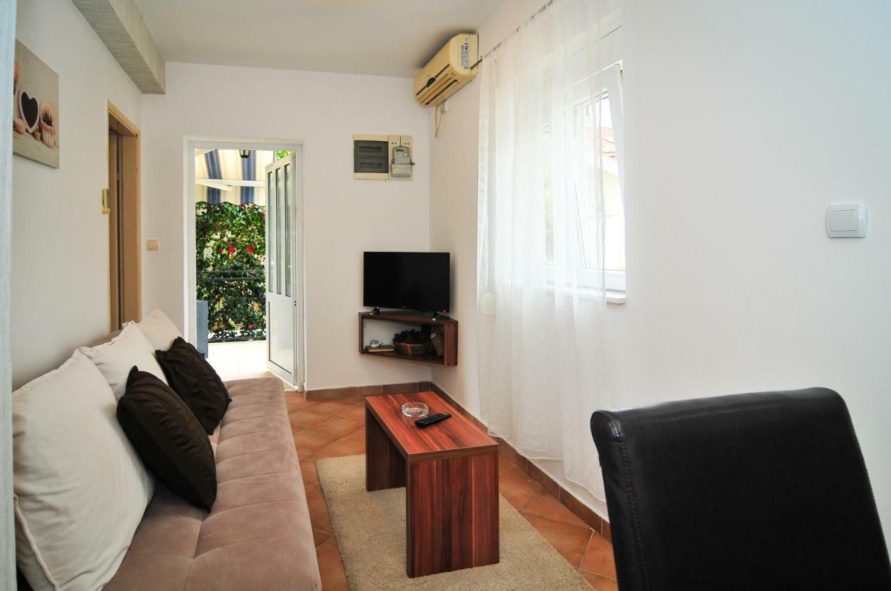 Apartments Pean Tivat Bagian luar foto