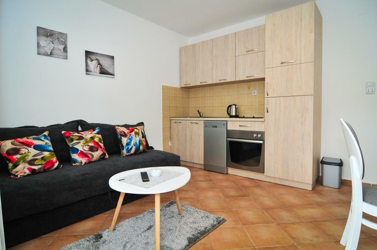Apartments Pean Tivat Bagian luar foto